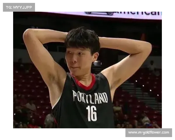 杨瀚森NBA季前赛首秀贡献四分四板六犯 开拓者遭勇士逆转惜败 杨瀚森NBA季前赛首秀贡献四分四板六犯 开拓者遭勇士逆转惜败